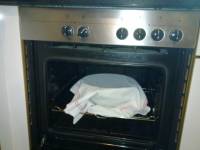 On recouvre le plat d'une serviette et on place le tout au four à 50 degrés pour 1 heure On recouvre le plat d'une serviette et on place le tout au four à 50 degrés pour 1 heure